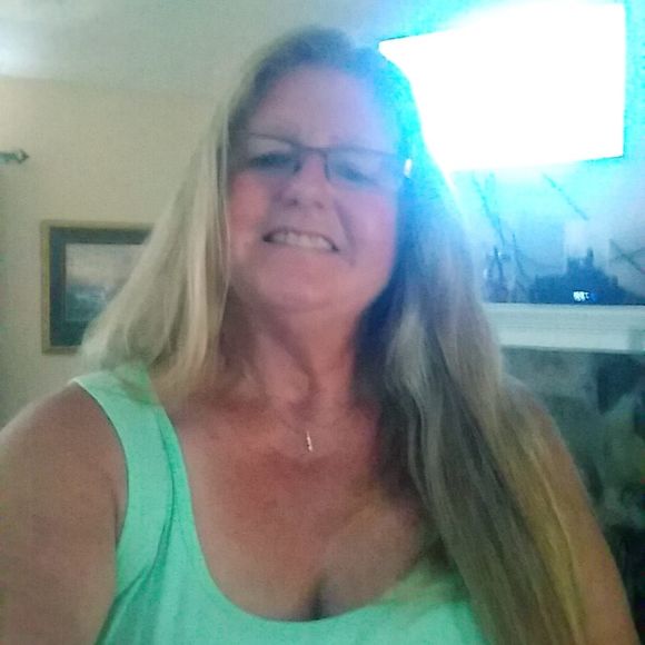 Meet your Posher, Kitty - Picture 1 of 1